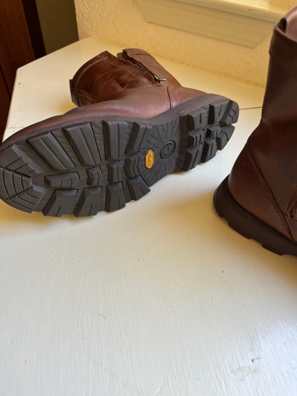 UGG Men’s Brown Leather Zip Ankle Boots - Picture 9 of 11